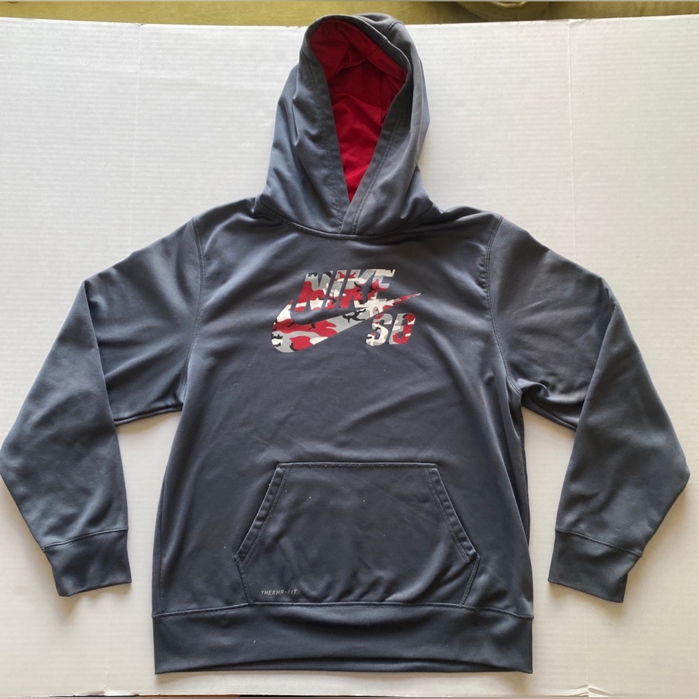 Grey and Red Nike Boy’s XL Camouflage‎ Hoodie